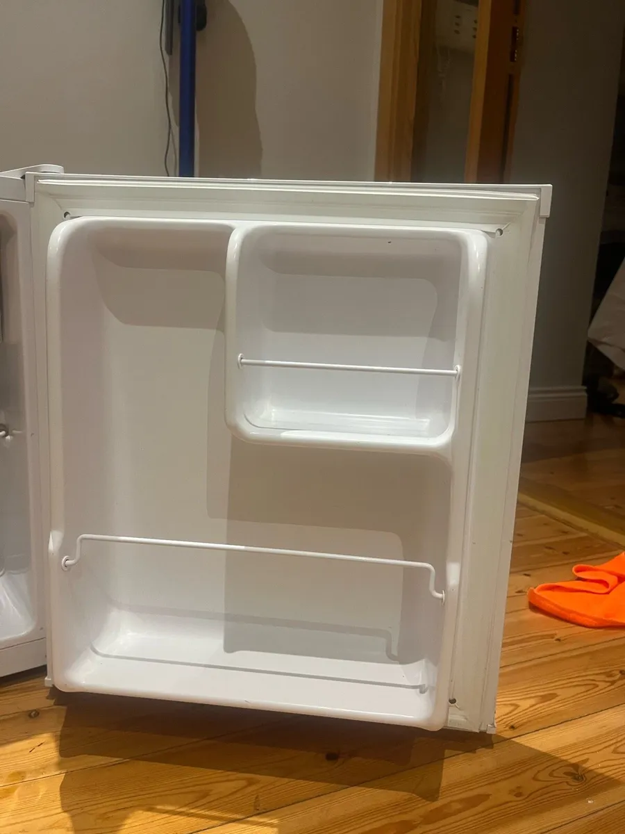 Mini fridge - Image 3