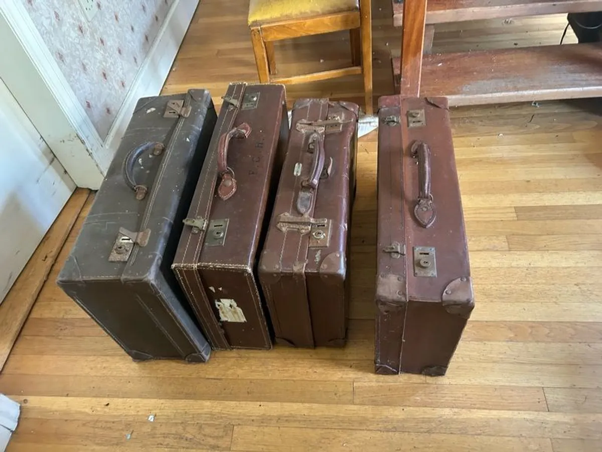 Vintage leather hardback suitcases - Image 2