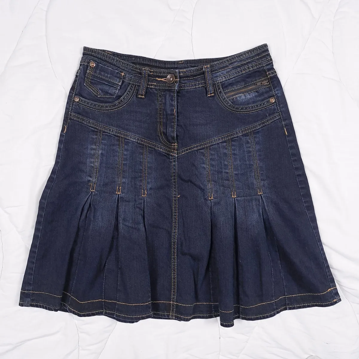 Yessica Dark Wash Indigo Denim Pleated Skirt 10UK - Image 1