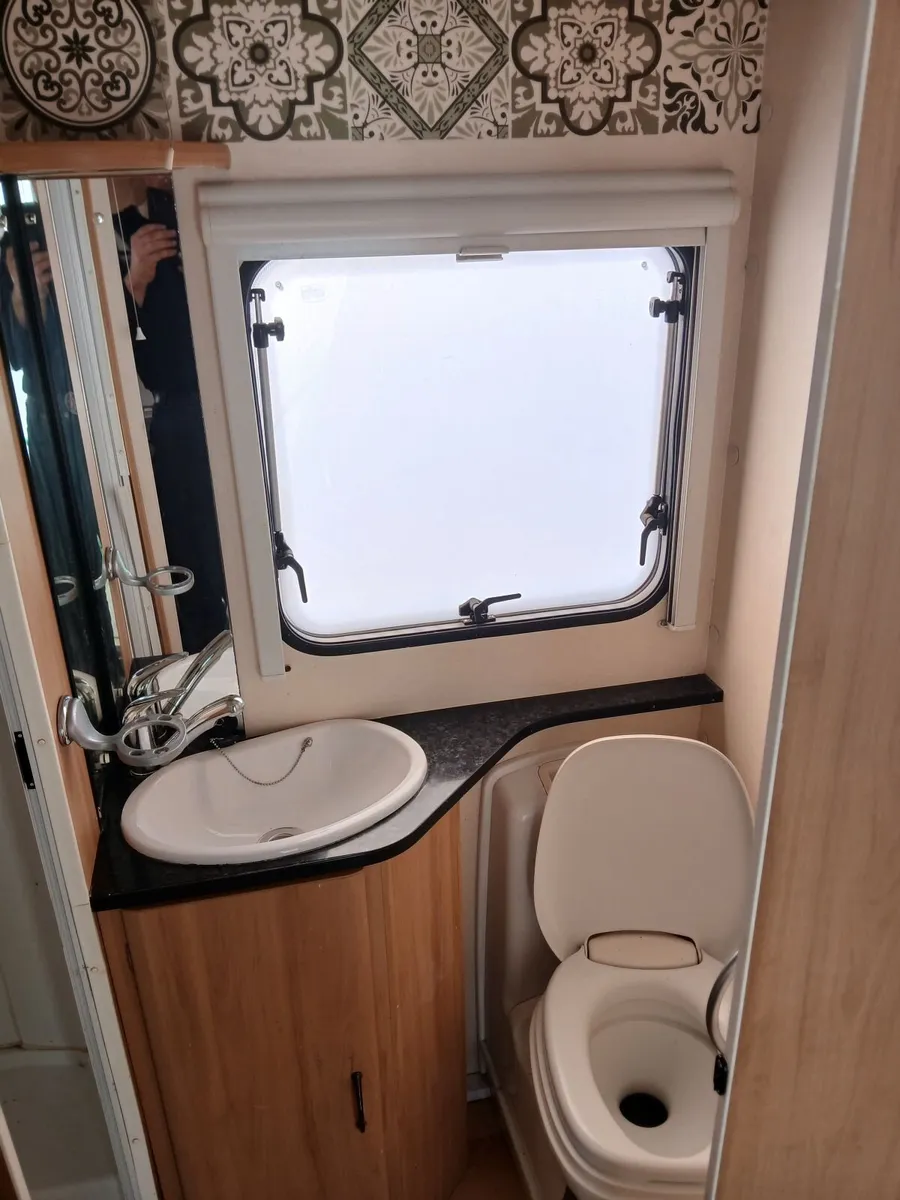 Caravan - Image 3