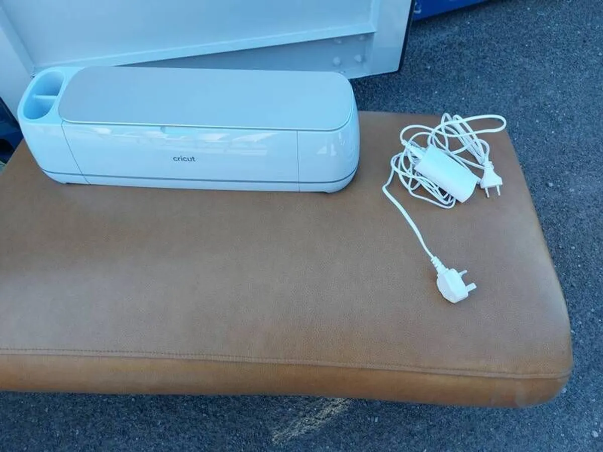 Cricut Maker 3 and accessories - Image 1