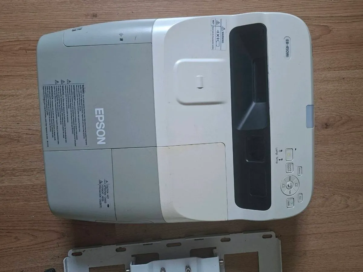 Epson Short Throw projector EB-450wi - Image 1