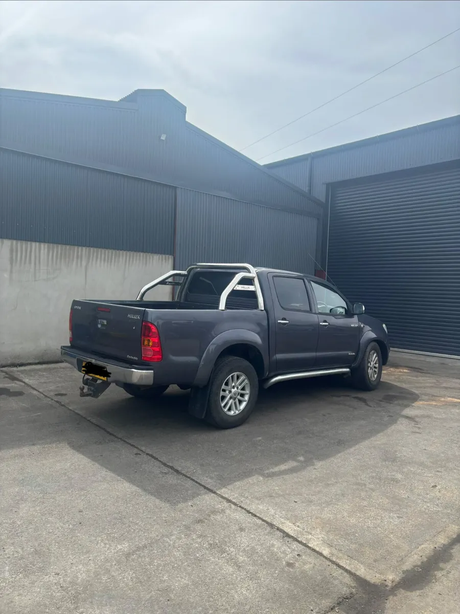 Toyota Hilux for breaking - Image 3