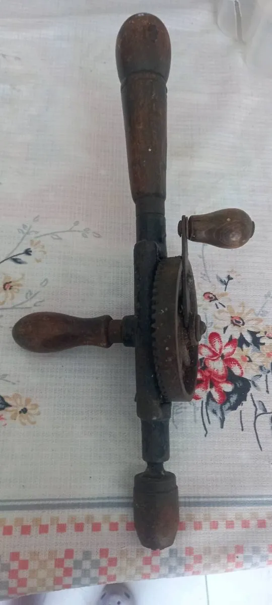 Vintage wood and metal hand drill - Image 1