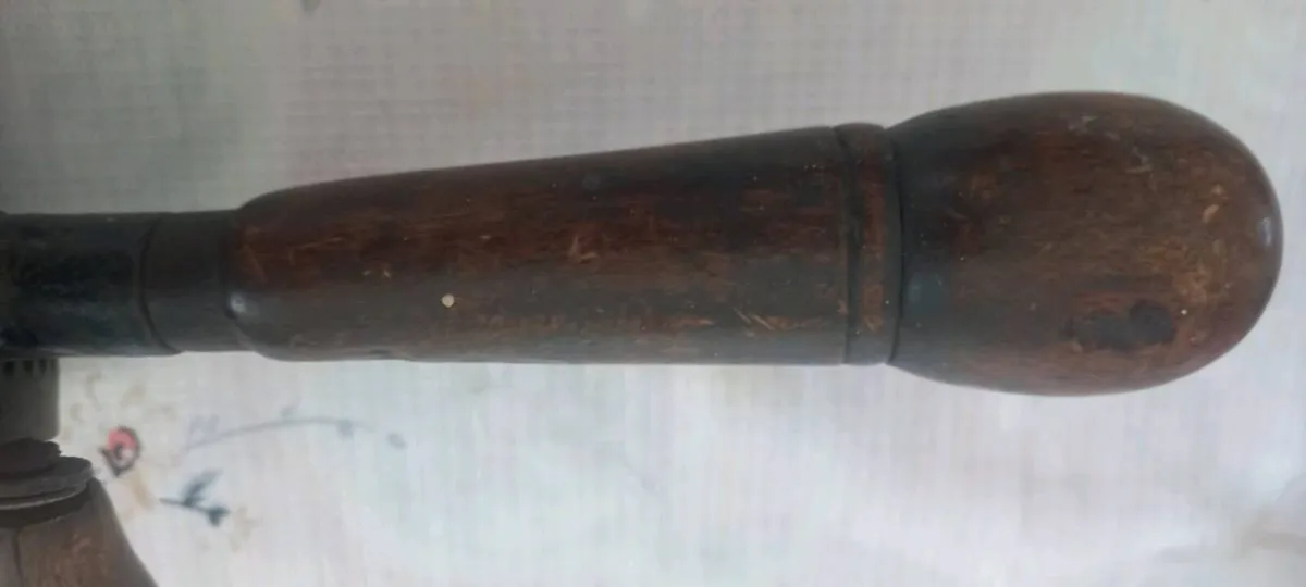 Vintage wood and metal hand drill - Image 4