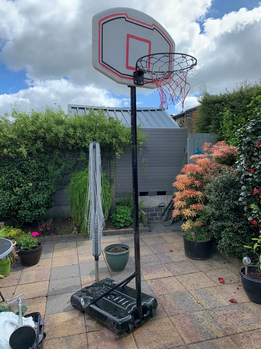 FREE FREE FREE - Portable Basketball Stand