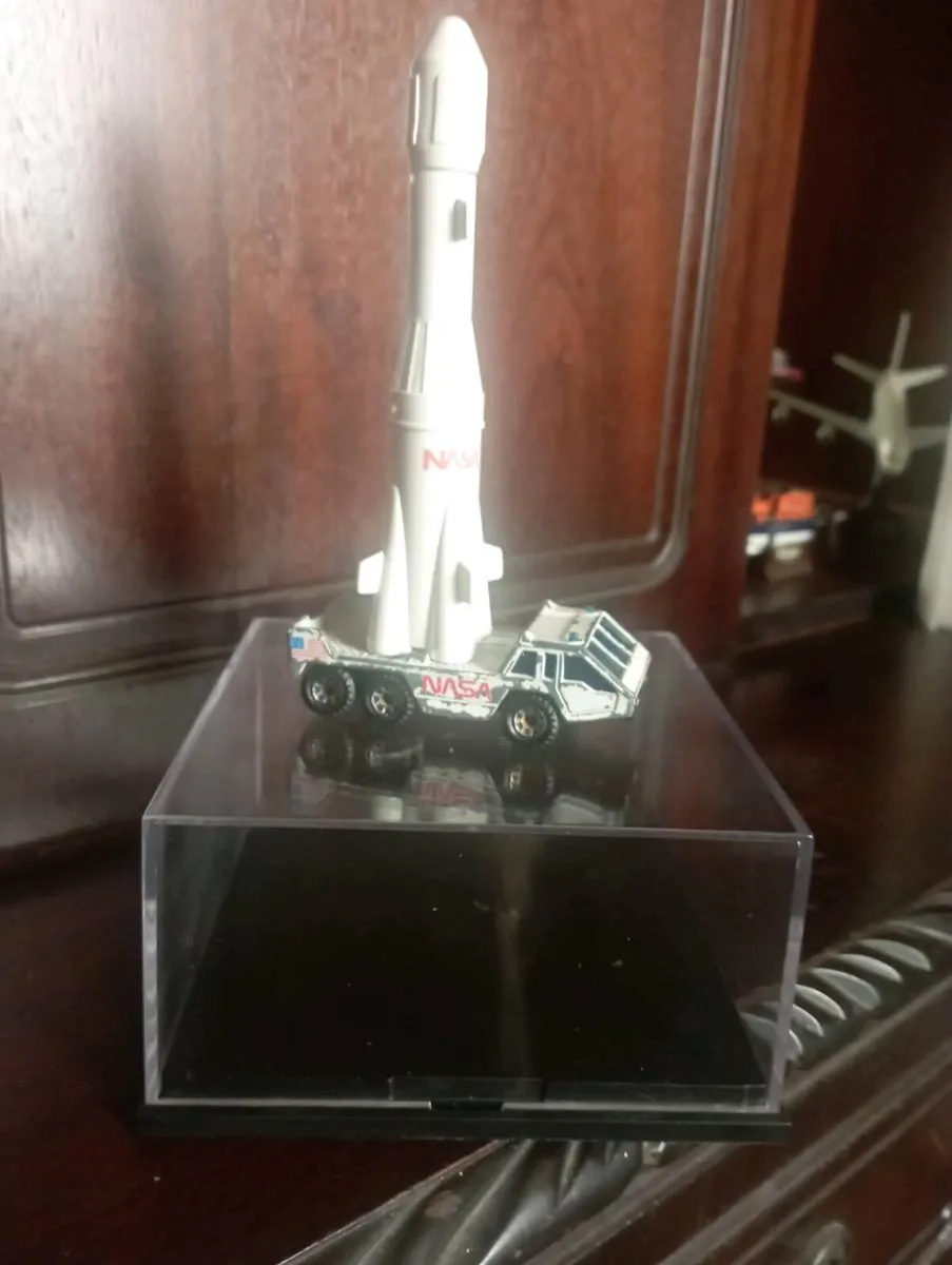 MATCHBOX  INTERNATIONAL NASA 40 ROCKET&TRAMSPORTER - Image 4