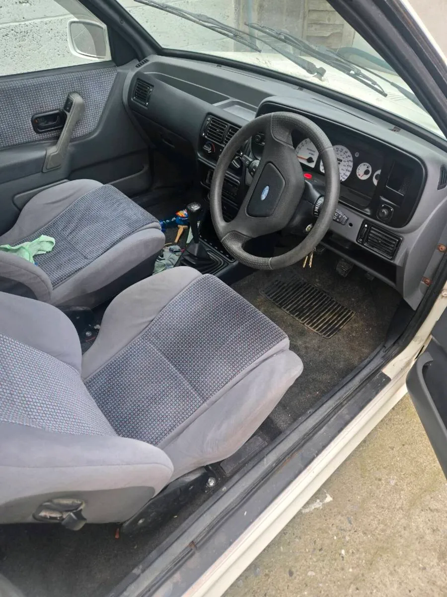 Ford escort xr3i - Image 2
