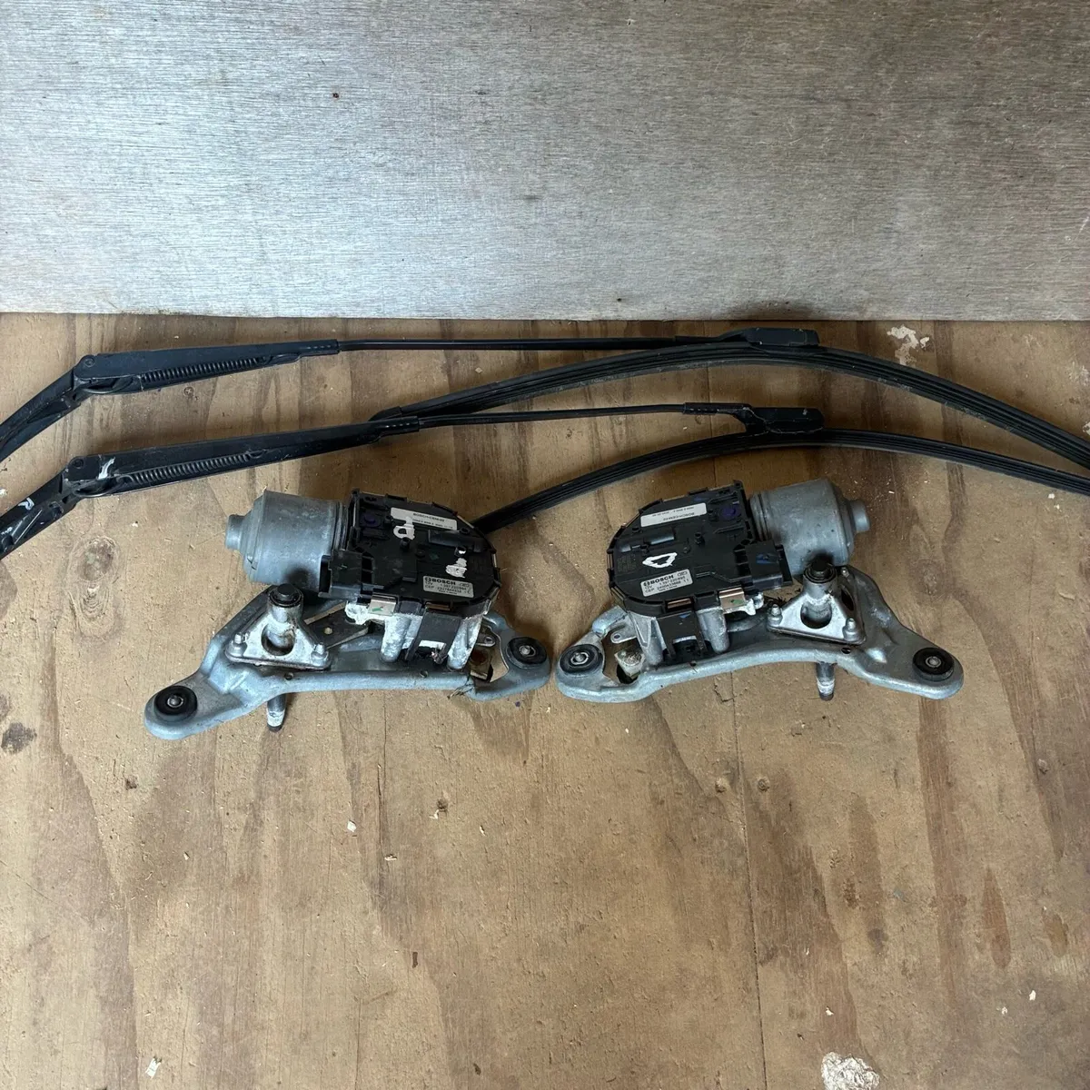BOSCH WIPER MOTORS - Matching pair - CEP 240043366 - Image 1