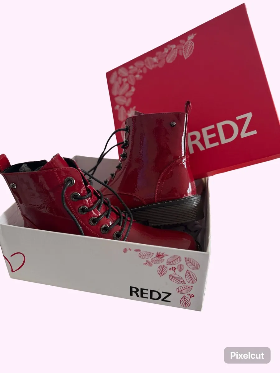 Red boots - Image 1