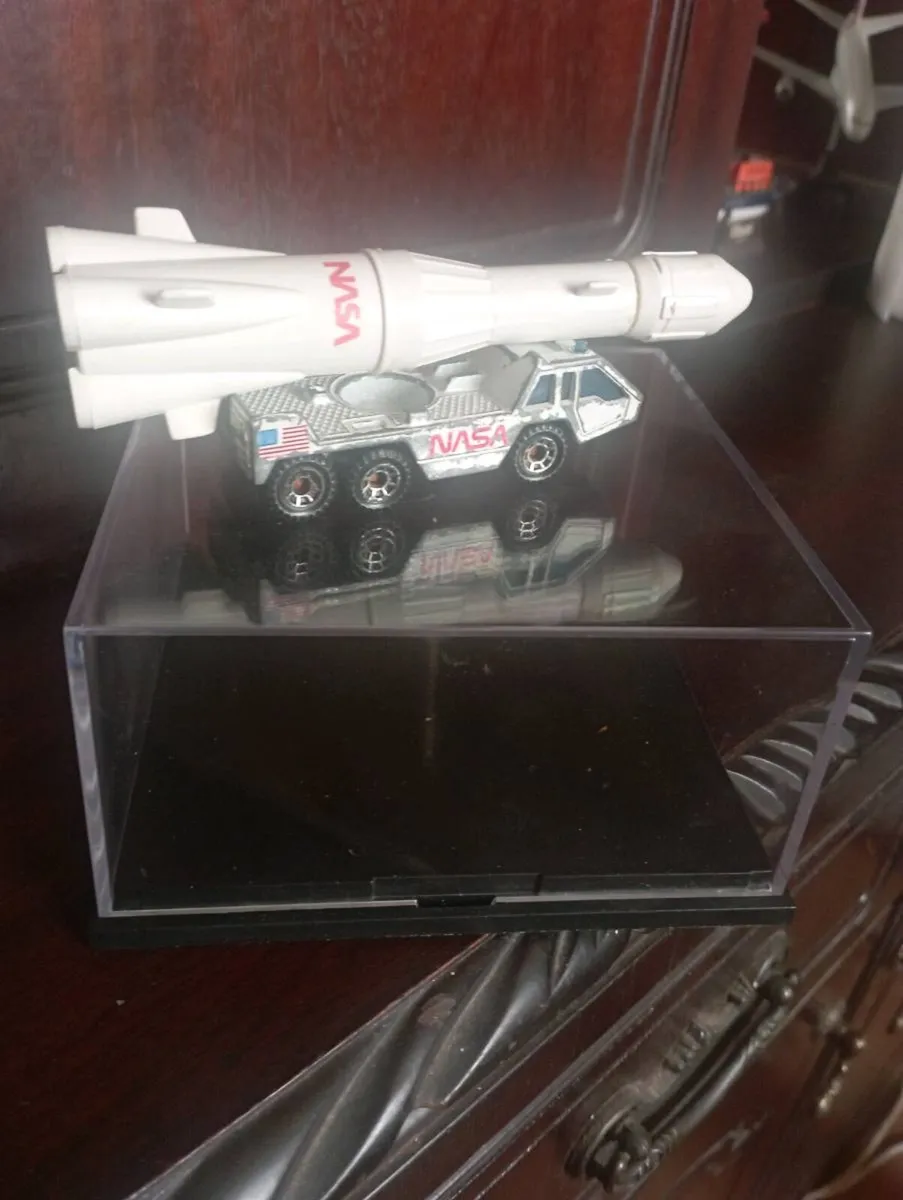 MATCHBOX  INTERNATIONAL NASA 40 ROCKET&TRAMSPORTER - Image 1