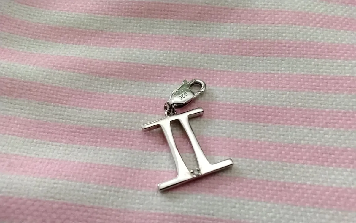Sterling Silver zodiac Gemini lge charm / pendant - Image 3