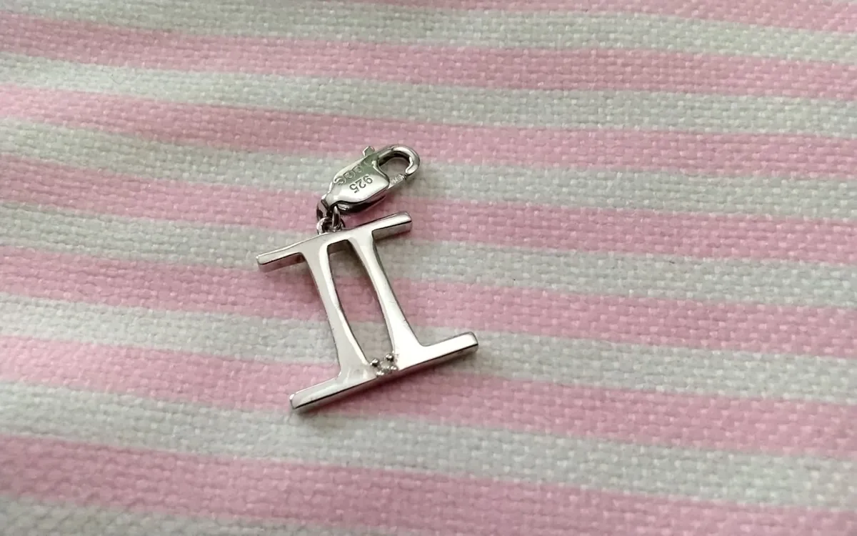 Sterling Silver zodiac Gemini lge charm / pendant - Image 4