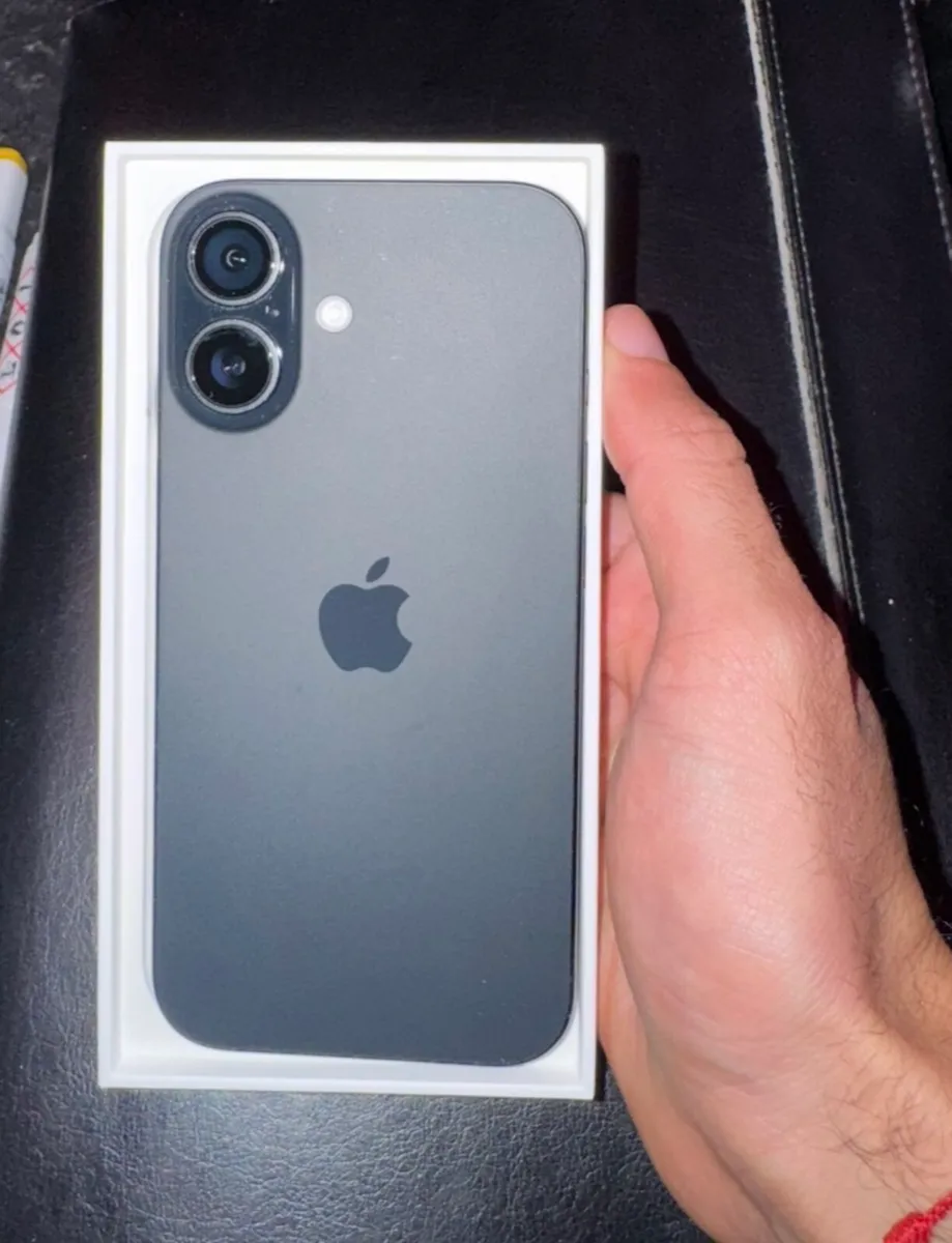 iPhone 16 - Image 1