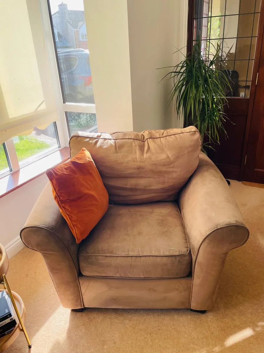 COUCH (SOFA) - Image 2