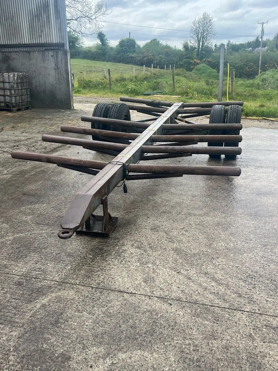 Bale trailer - Image 1