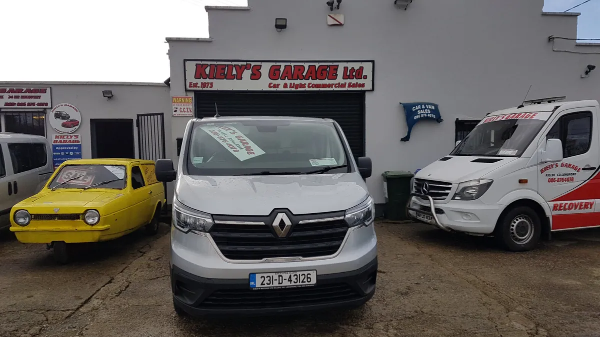 Renault Trafic 2023 LWB 75KM AS NEW VAT INVOICE - Image 2