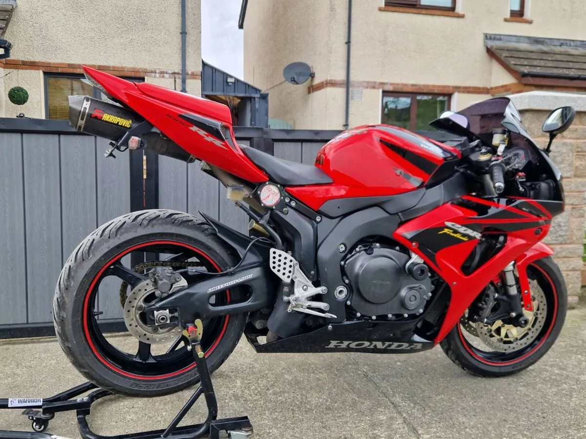 Honda CBR 1000RR Fireblade - Image 3