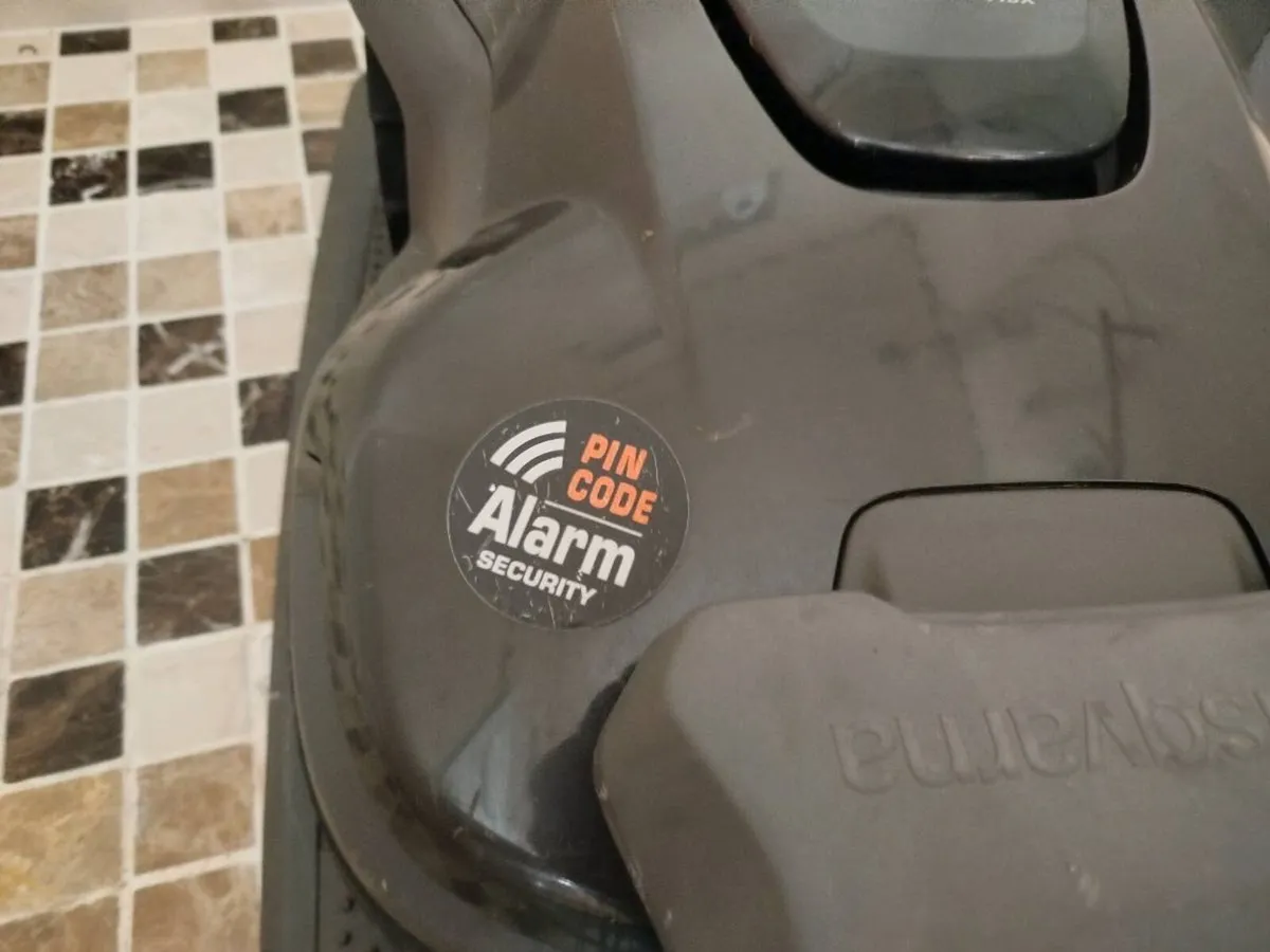 HUSQVARNA AUTO MOWER 415X - Image 3