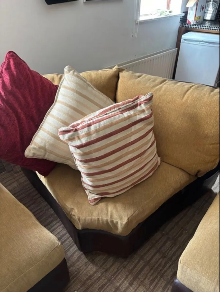 Couch - L shaped - Image 3