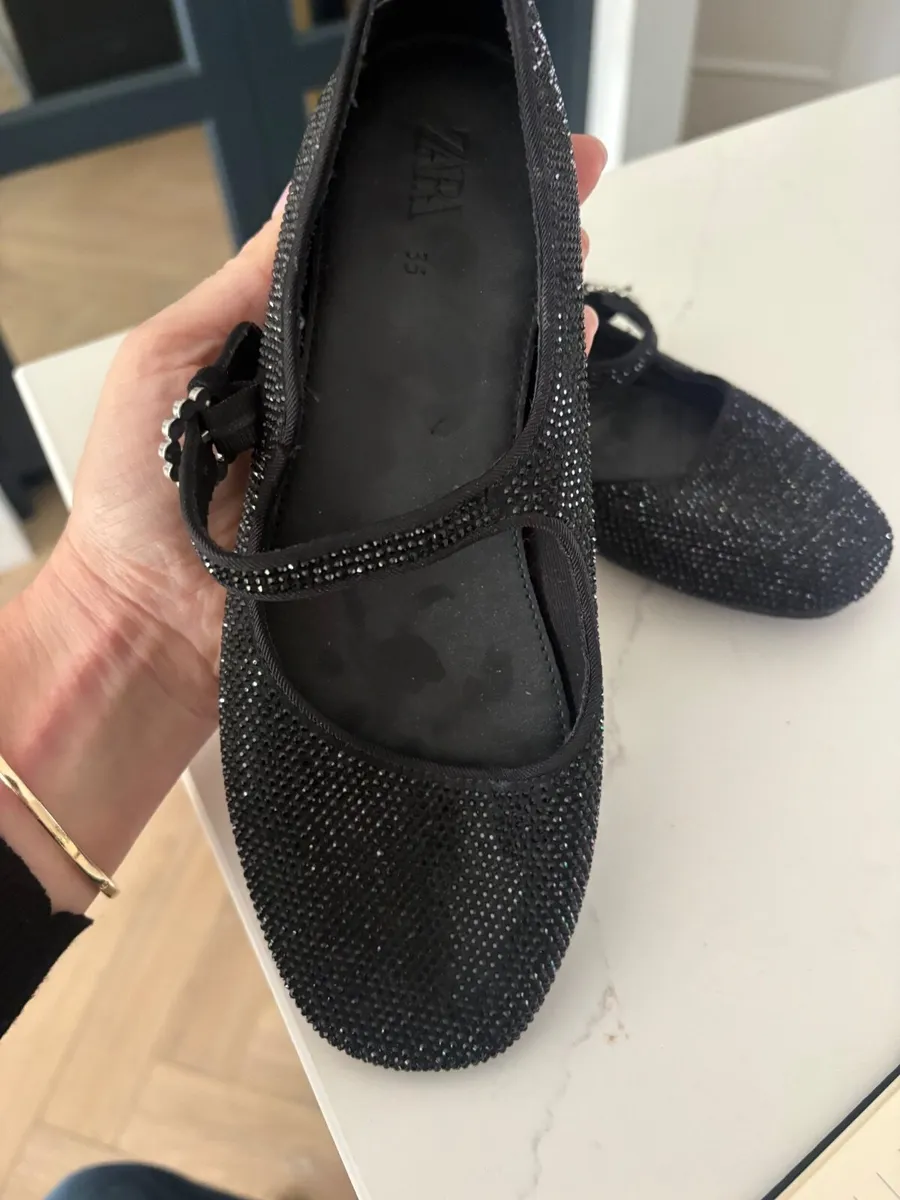 Children’s shoes - Image 1