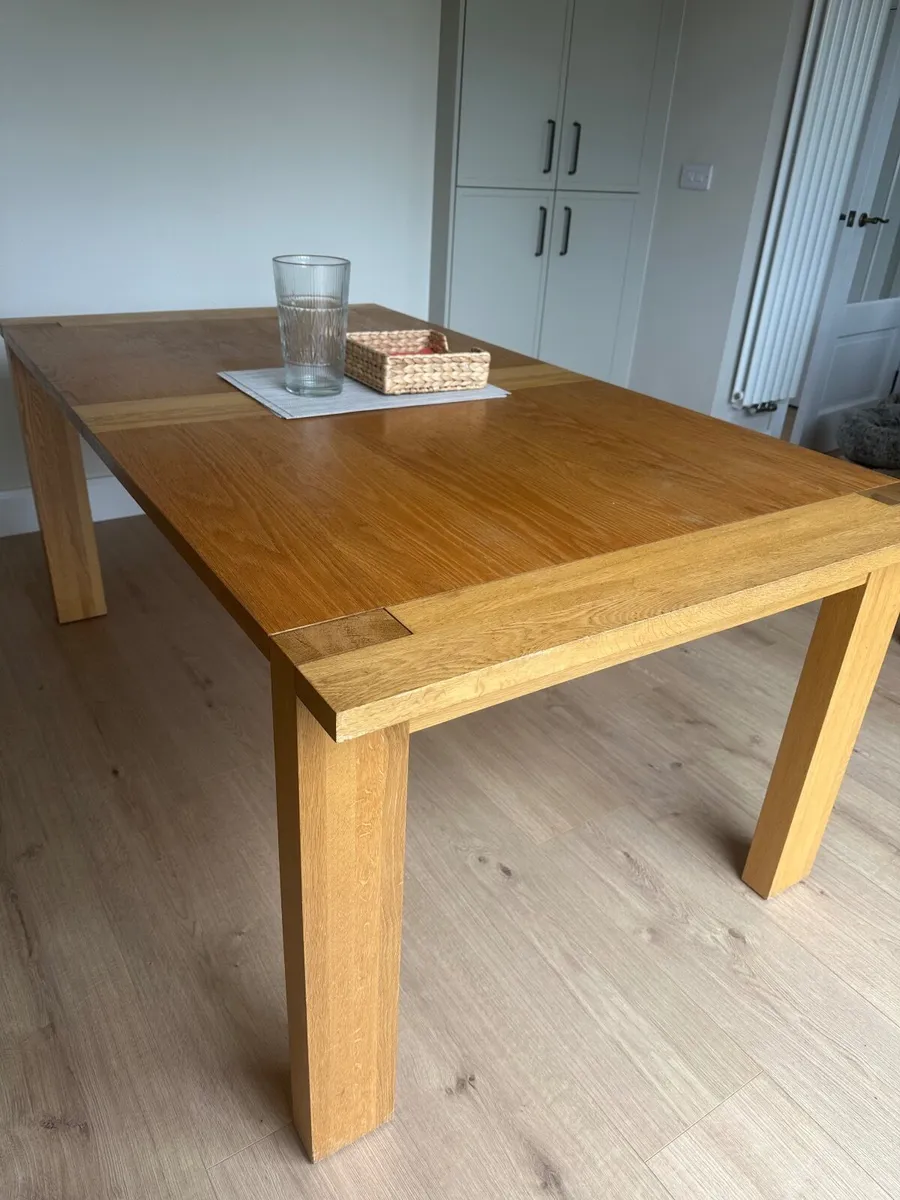 Solid Oak Extendable Dining Table – €150 - Image 1