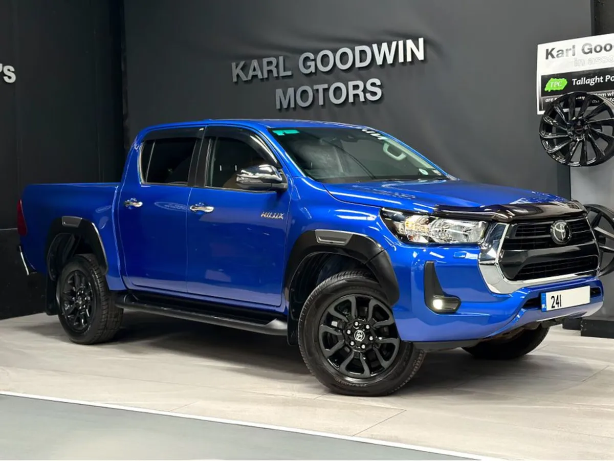 2.8 SR5 DOUBLE CAB - Image 1