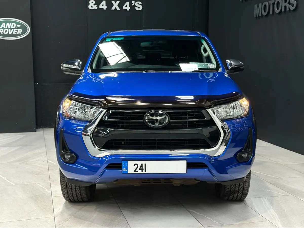 2.8 SR5 DOUBLE CAB - Image 3