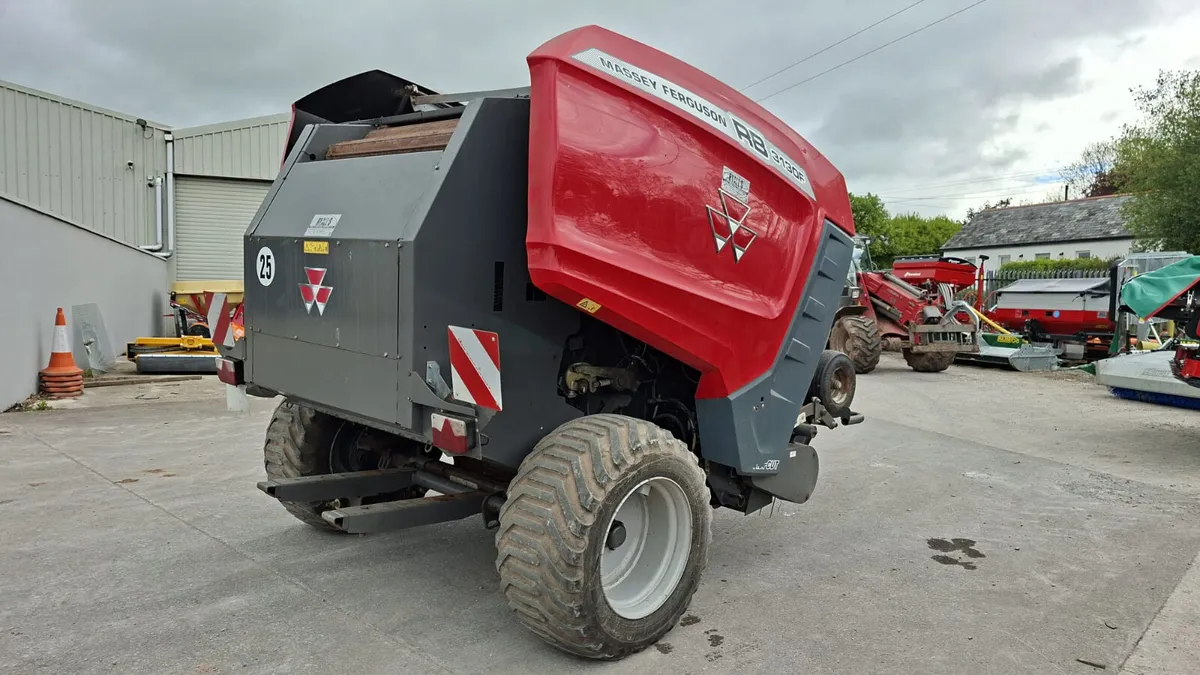 Massey Ferguson Lely 3130 baler - Image 3