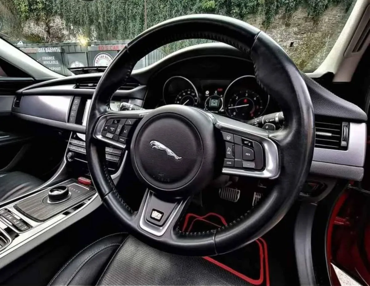 Jaguar XF 2.0D R-Sport - Image 4