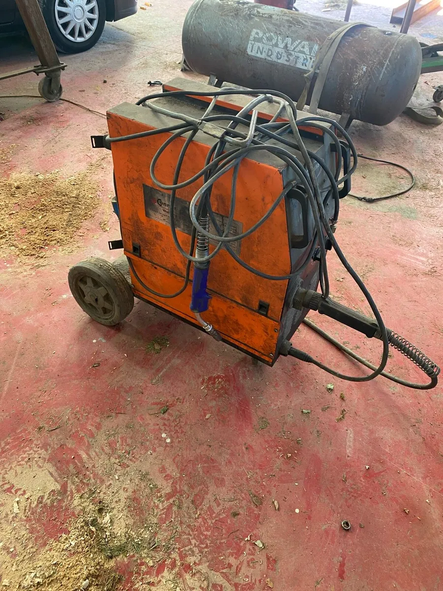 220 amp mig welder - Image 1