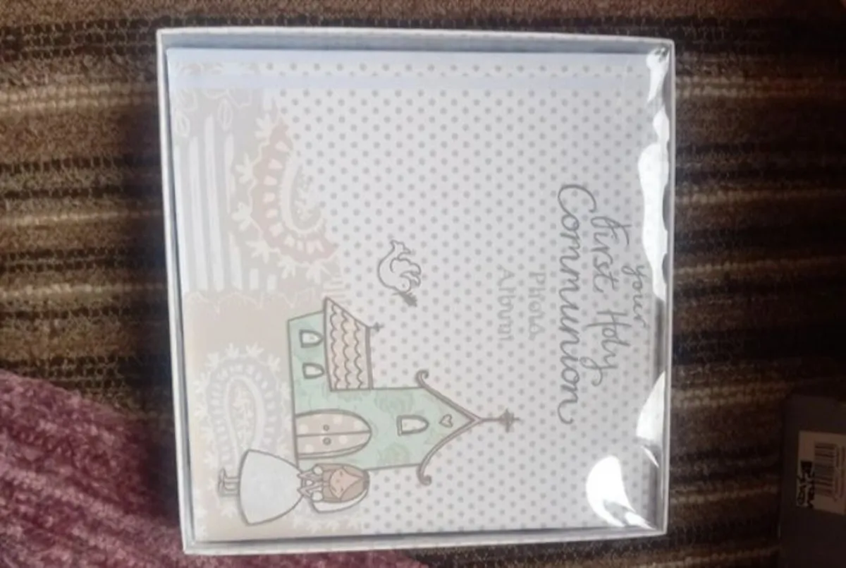 Girls First holy communion photo album - Image 1