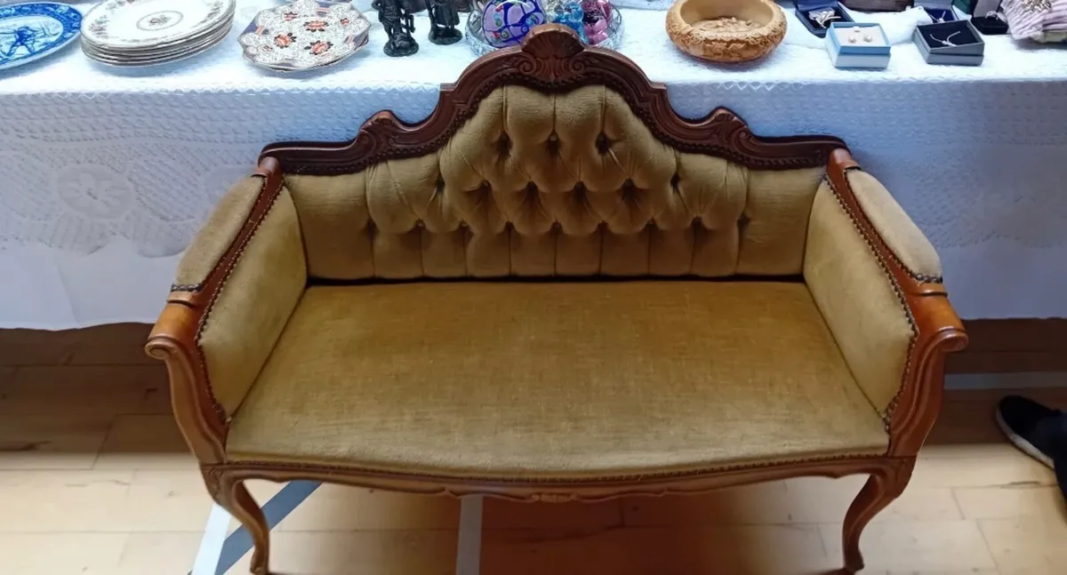 1920s loveseat