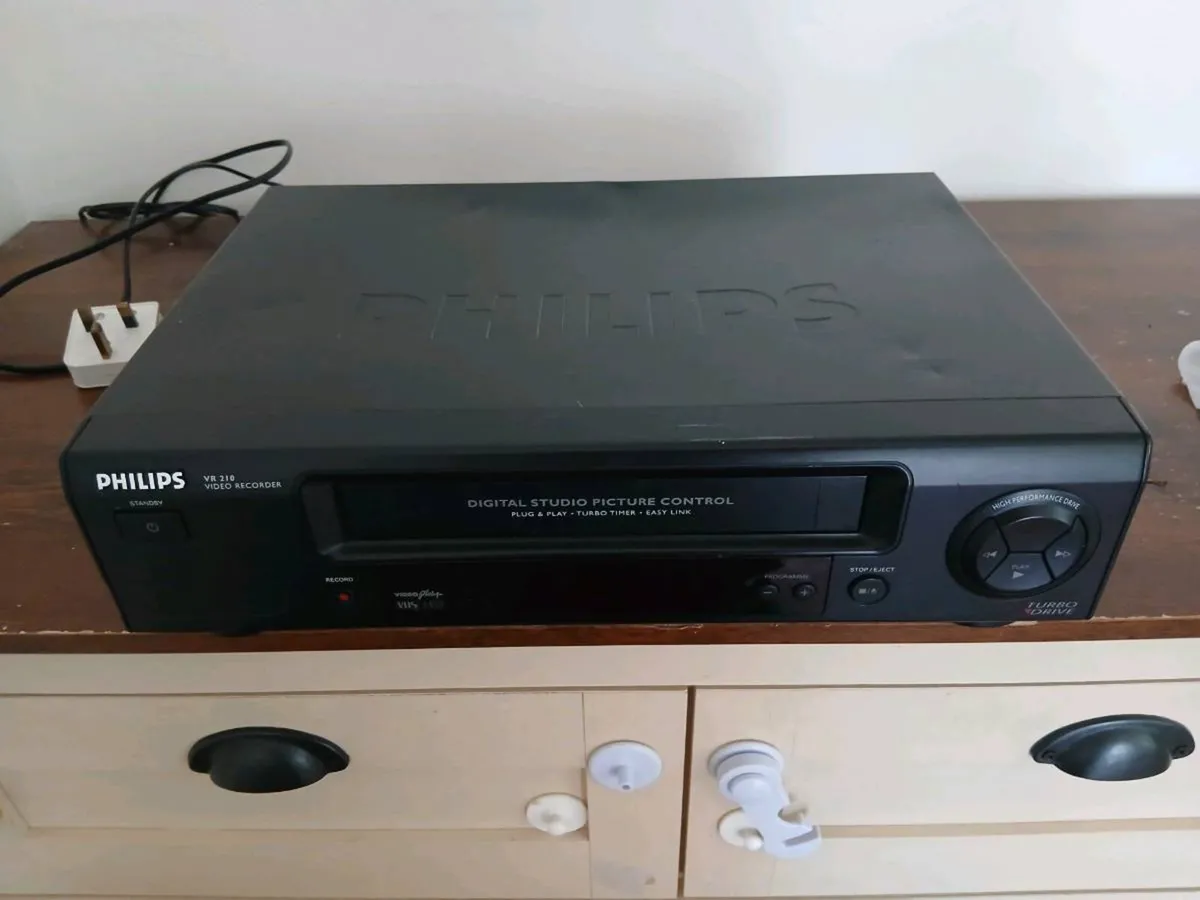 Phillips vcr player - Image 1