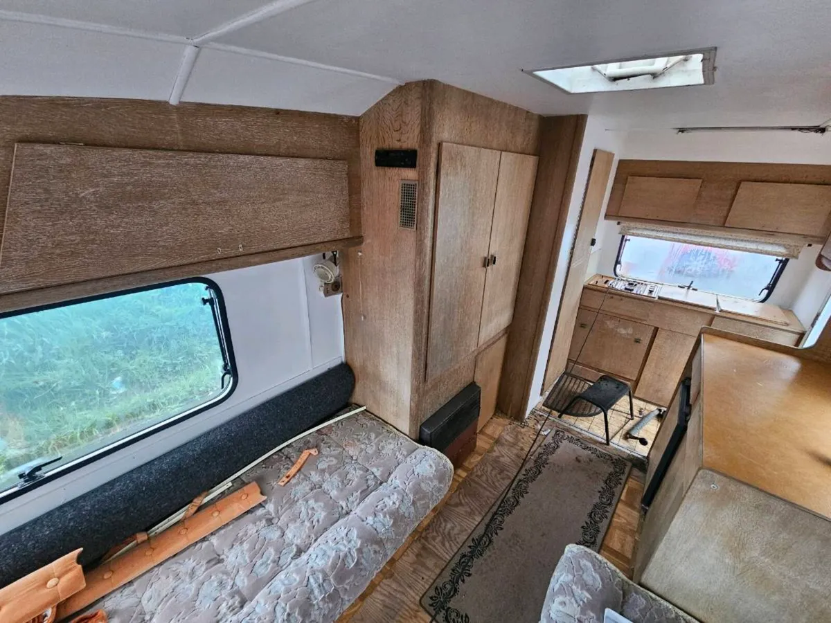 Caravan - Image 2