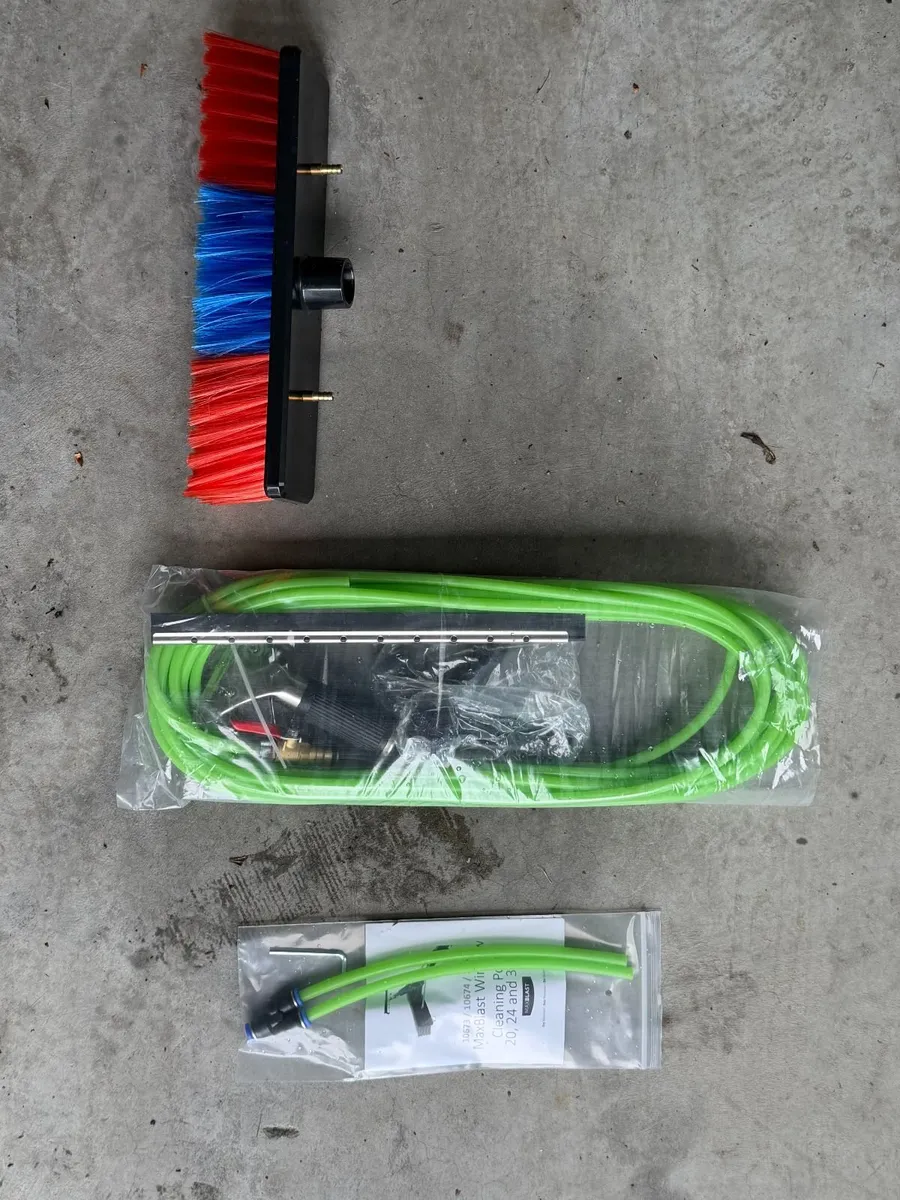 Water Fed Window Cleaning Pole - Image 4