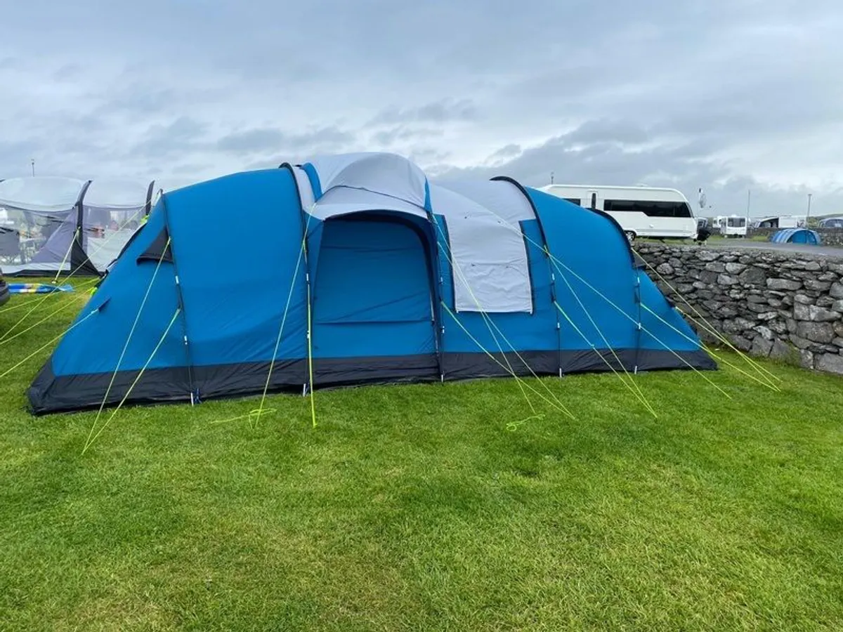 Royal Atlanta 8 person tent with porch. Excellent condition - Image 3