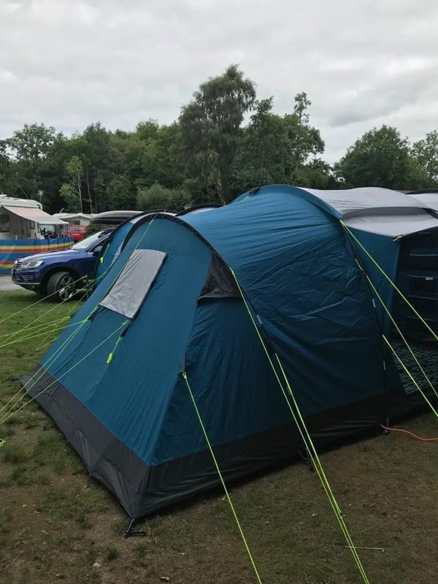 Royal Atlanta 8 person tent with porch. Excellent condition - Image 4