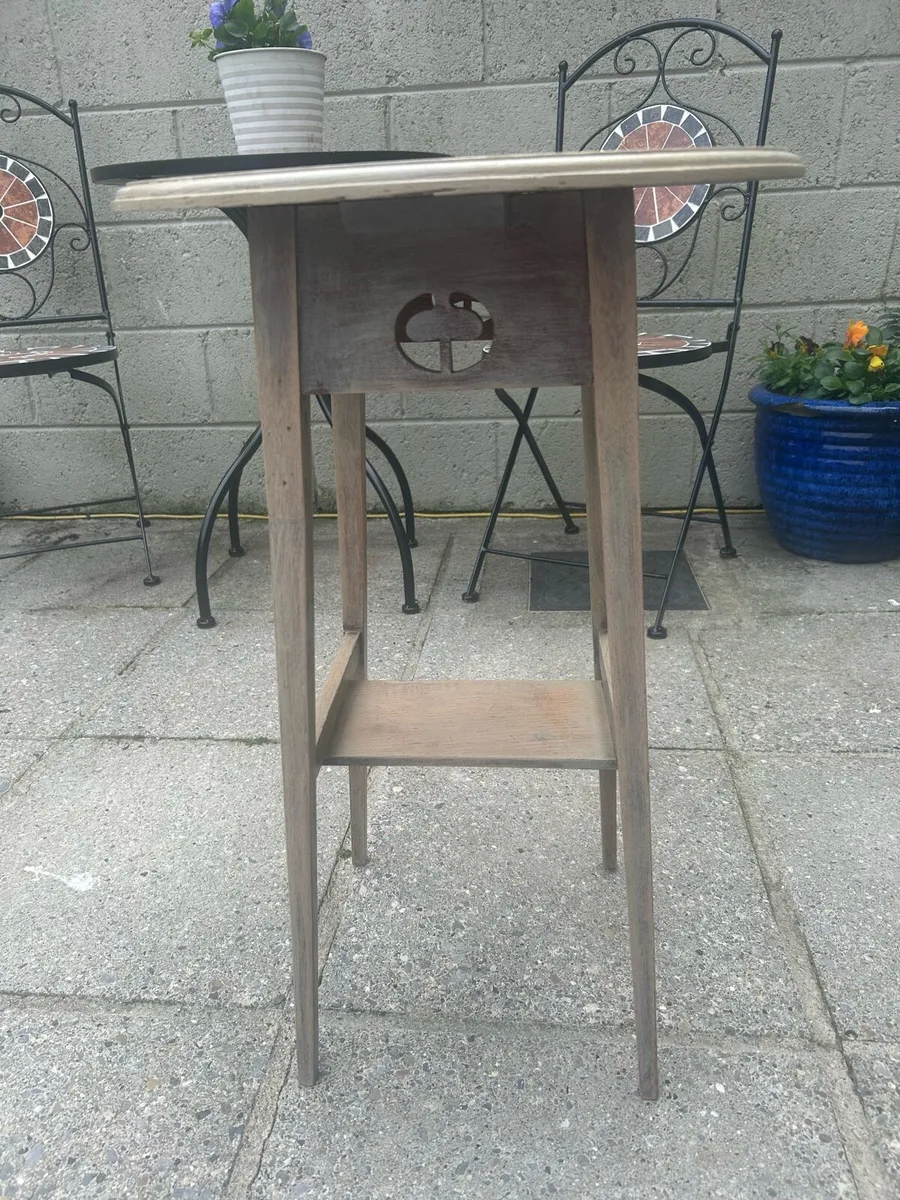 Oak side table - Image 3