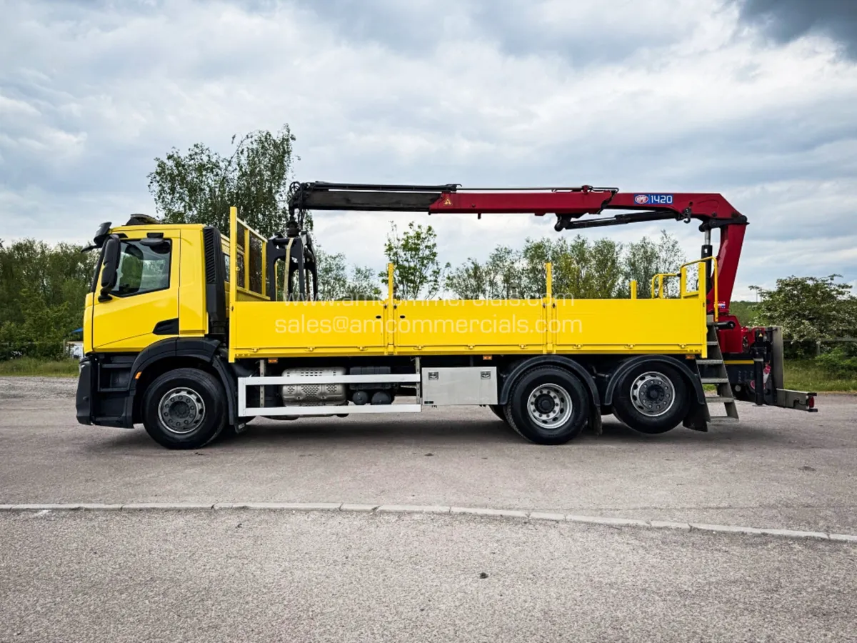 2023 IVECO S-WAY 330 DROPSIDE BRICK CRANE - Image 4