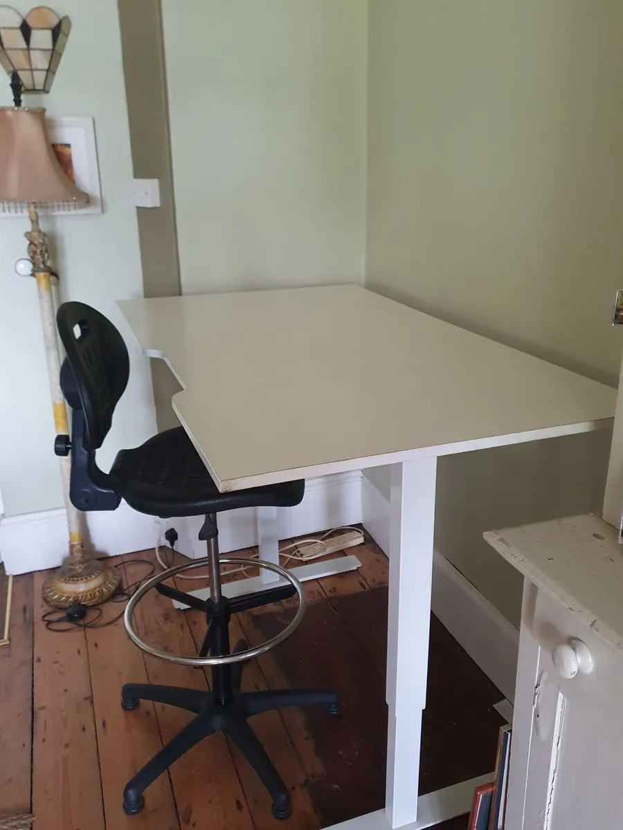 Standing desk, office - Image 3
