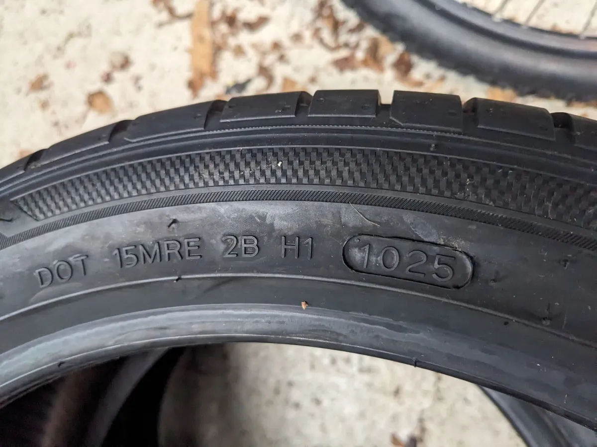 Tyre 235/40/ZR18 - Image 4