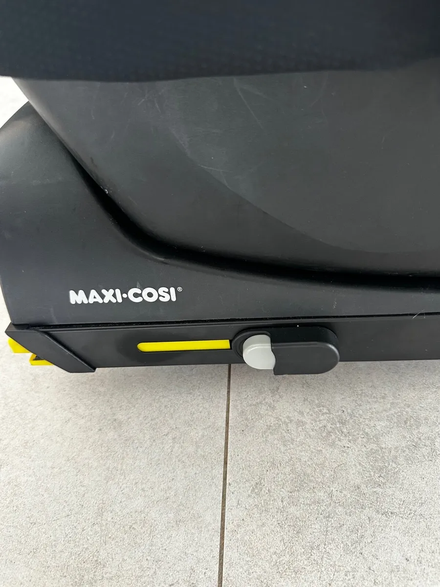 Maxi Cosi Isofix Infant Car Seat - Image 2