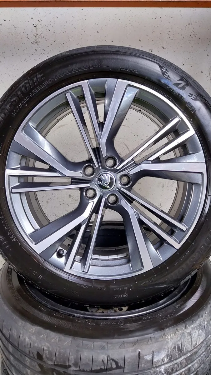 2025 Skoda Enyaq 20" Alloy Wheels Set 235/50R20 - Image 2