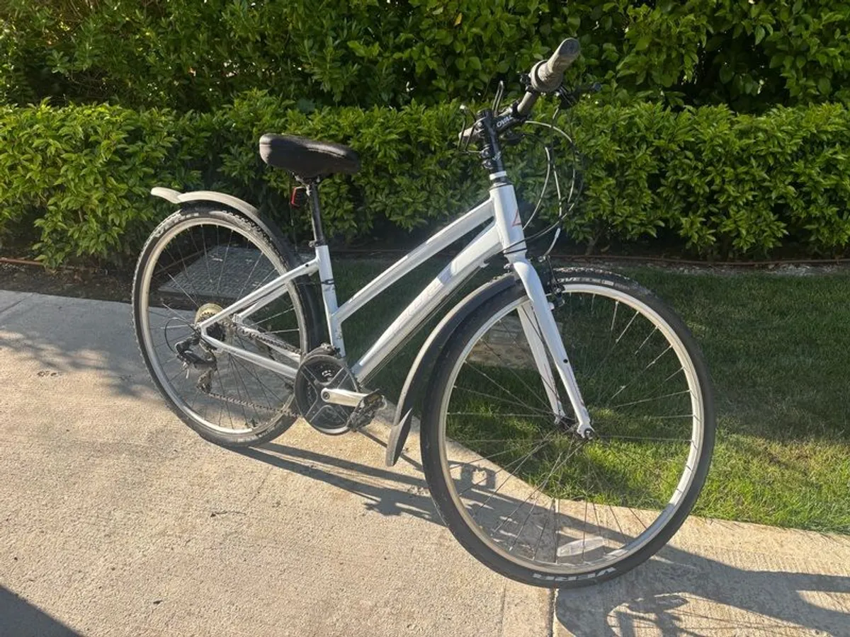 Hybrid bike - Image 2