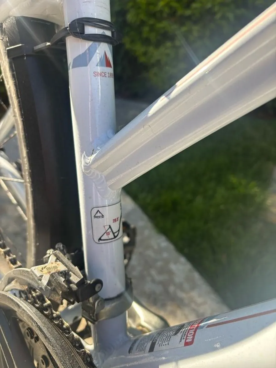 Hybrid bike - Image 3