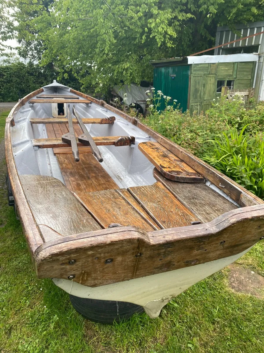 Lake boat - Image 4