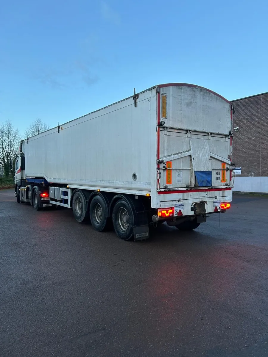 Muldoon Tri Axle Trailer - Image 1
