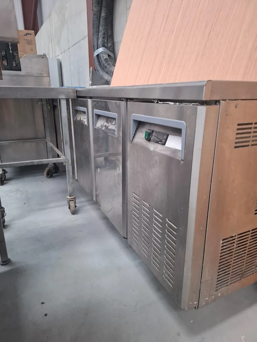 Undercounter fridge unit - Image 4