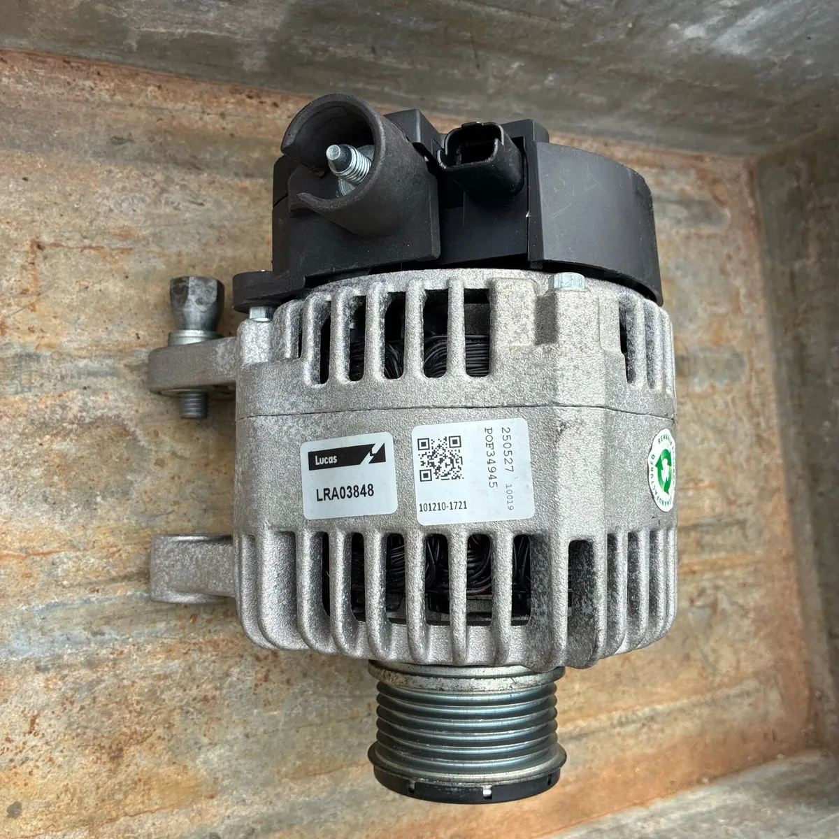 LUCAS LRA03848 Alternator - as new - Image 1